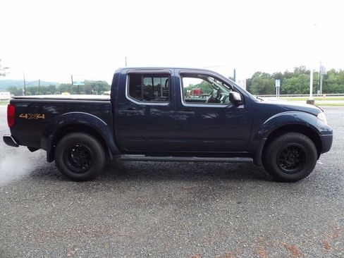 Used 2015 Nissan Frontier SV AWD/4WD image 5