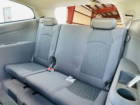 Used 2013 Chevrolet Traverse LS FWD image 17