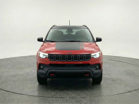 Used 2025 Jeep Compass Trailhawk image 2