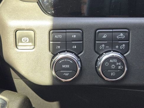 Used 2024 GMC Sierra 1500 SLT w/ SLT Premium Plus Package AWD/4WD image 24