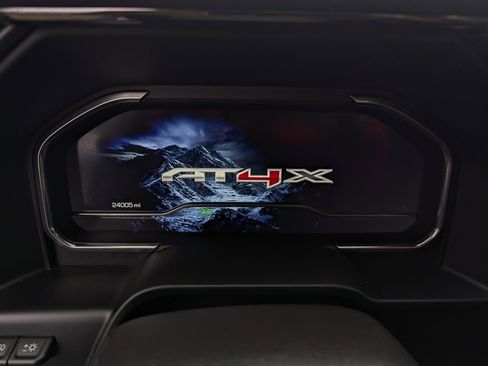 Used 2024 GMC Sierra 1500 AT4X image 2