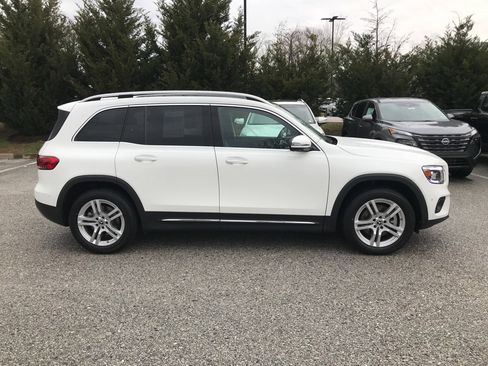 Used 2023 Mercedes-Benz GLB 250 4MATIC image 9