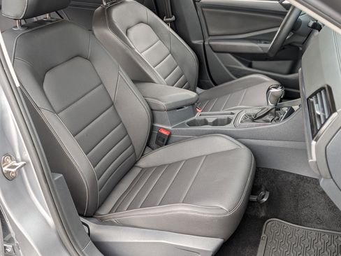 Used 2024 Volkswagen Jetta SE image 21