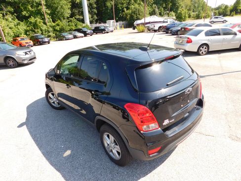 Used 2019 Chevrolet Trax LS w/ Tint and Cruise Package AWD/4WD image 7