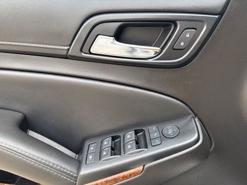 Used 2017 Chevrolet Suburban Premier image 10