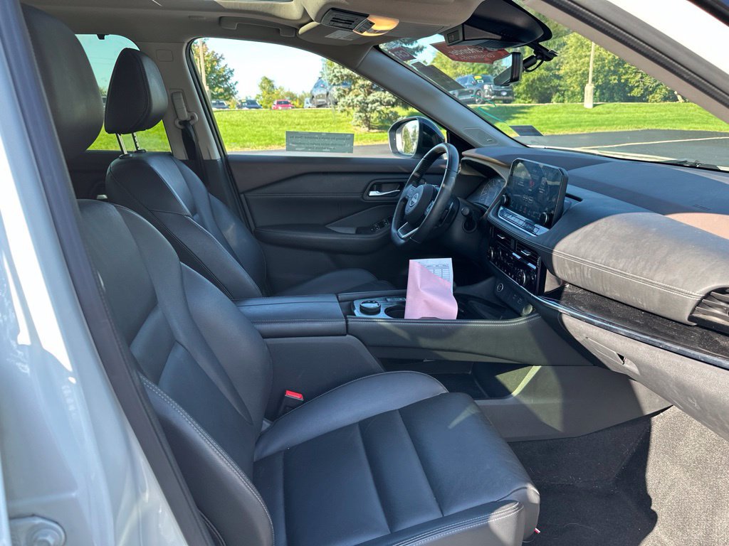 Used 2023 Nissan Rogue SL w/ SL Premium Package AWD/4WD image 18