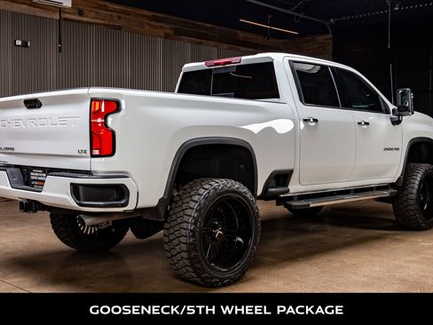 Used 2025 Chevrolet Silverado 2500 LTZ w/ Z71 Chrome Sport Edition image 10