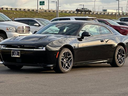 Used 2024 Dodge Charger R/T w/ Plus Group image 7