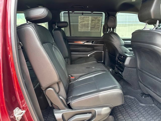 Used 2024 Jeep Wagoneer 4WD w/ Convenience Group I image 11