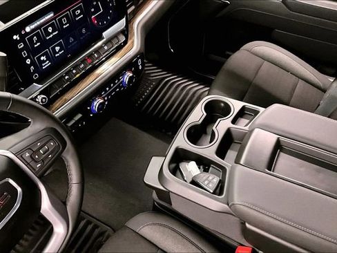 Used 2025 GMC Sierra 1500 Elevation AWD/4WD image 17