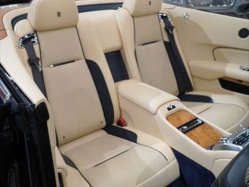 Used 2016 Rolls-Royce Dawn RWD image 22