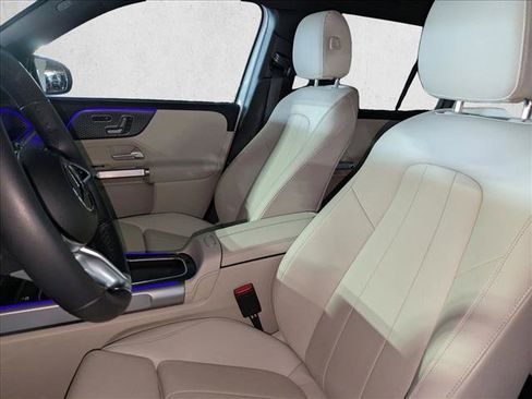 Certified 2025 Mercedes-Benz GLB 250 image 19