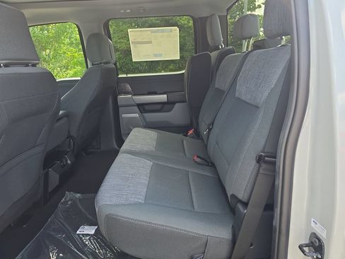 New 2026 Ford F250 XLT w/ XLT Premium Package AWD/4WD image 32