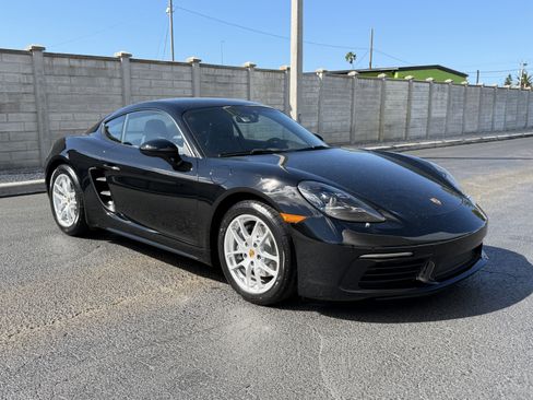 Certified 2021 Porsche 718 Cayman image 8