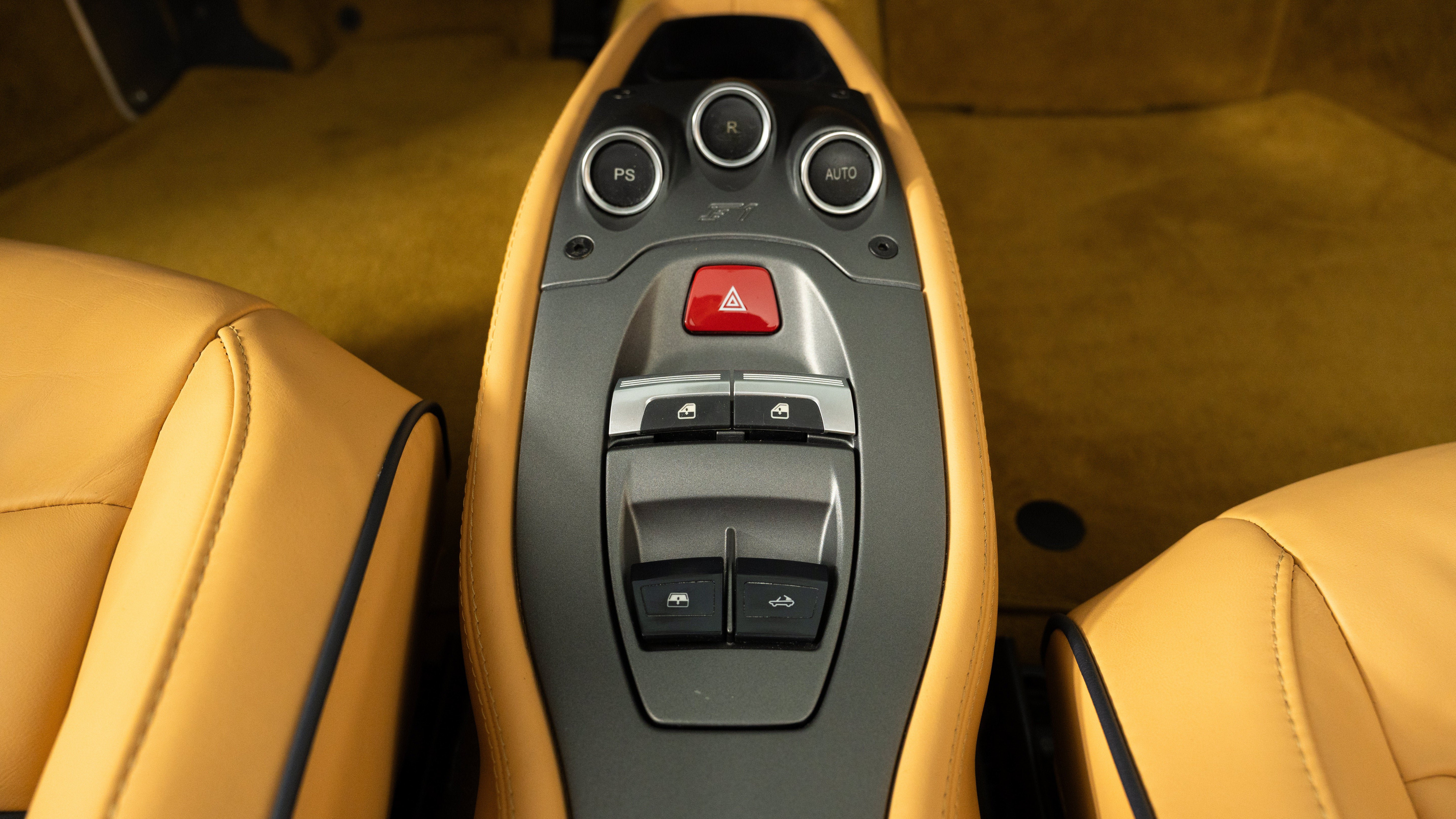 Certified 2013 Ferrari 458 Spider RWD image 31