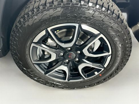 Used 2025 Jeep Compass Trailhawk AWD/4WD image 11