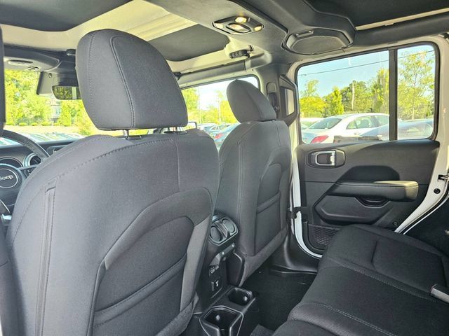 Used 2021 Jeep Wrangler Unlimited Sahara AWD/4WD image 25