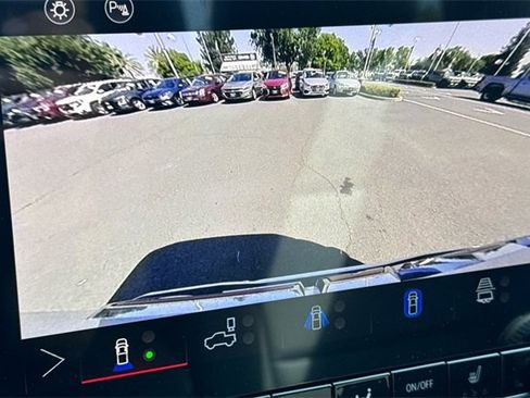 New 2025 GMC Canyon Elevation w/ Convenience Package image 22