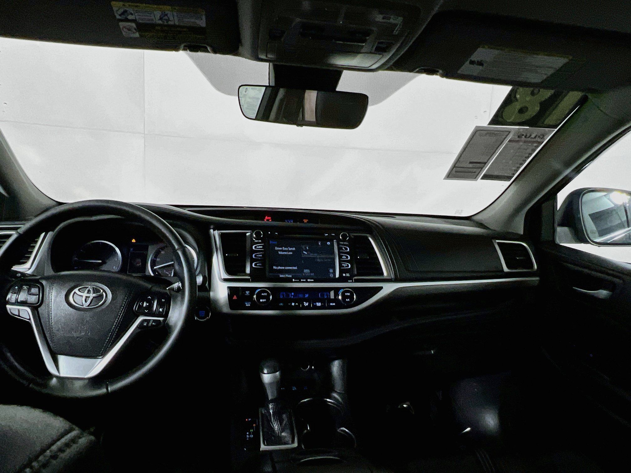 Used 2018 Toyota Highlander SE w/ Carpet Mat Package (TMS) AWD/4WD image 30