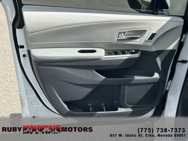 Used 2022 Toyota Sienna Limited AWD/4WD image 9