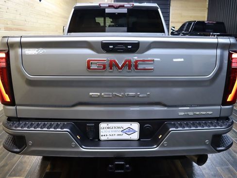 Used 2024 GMC Sierra 2500 Denali w/ Denali Reserve Package image 4