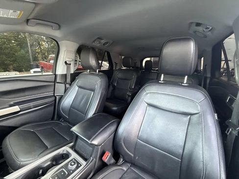 Used 2021 Ford Explorer Limited w/ Equipment Group 301A AWD/4WD image 8