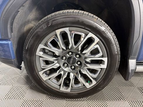 Used 2025 GMC Sierra 1500 Denali Ultimate image 12