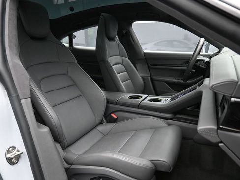 Used 2022 Porsche Taycan Turbo w/ Premium Package image 25