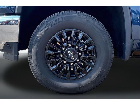 Used 2022 Chevrolet Silverado 3500 LTZ w/ LTZ Convenience Package AWD/4WD image 35