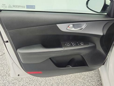 Used 2023 Kia Forte LX image 10
