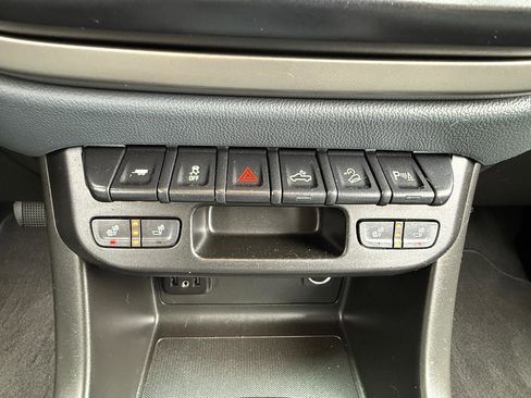 Used 2022 Chevrolet Colorado Z71 w/ Safety Package image 20