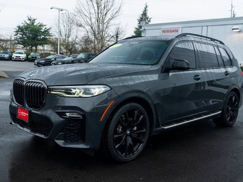 Used 2022 BMW X7 xDrive40i w/ M Sport Package image 3