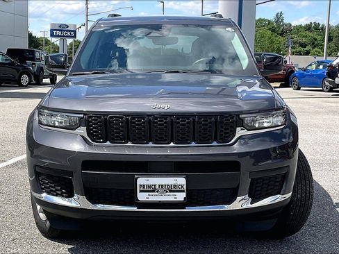 Used 2022 Jeep Grand Cherokee L Laredo w/ Luxury Tech Group I RWD image 2