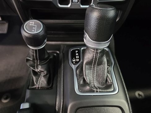 Used 2023 Jeep Wrangler Unlimited Sahara w/ Cold Weather Group AWD/4WD image 20