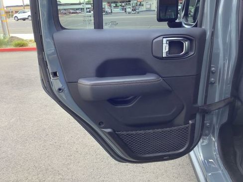 Used 2025 Jeep Wrangler Unlimited Sahara AWD/4WD image 28