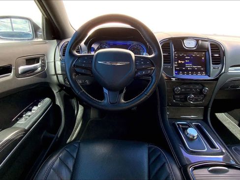 Used 2023 Chrysler 300 C RWD image 14