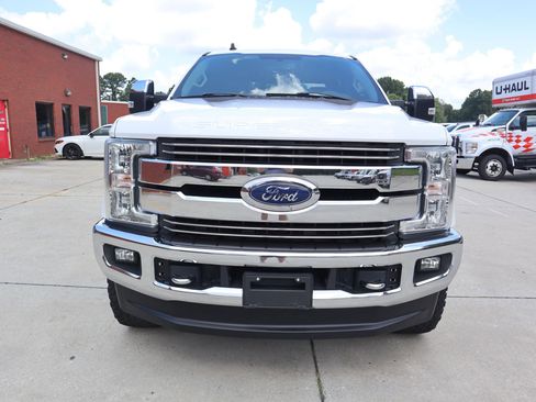 Used 2019 Ford F250 Lariat w/ Chrome Package image 8