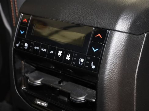 Used 2023 Jeep Grand Cherokee Summit image 18