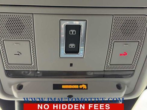 Used 2018 Land Rover Range Rover Evoque SE Premium image 31