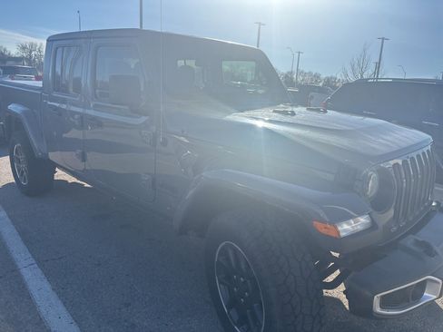 Used 2020 Jeep Gladiator Sport image 7
