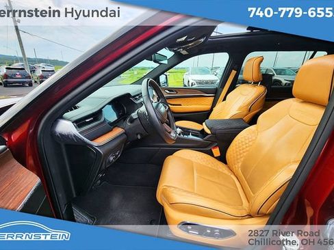 Used 2024 Jeep Grand Cherokee L Summit w/ Advanced Protech Group IV AWD/4WD image 25