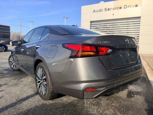 Used 2024 Nissan Altima 2.5 SV image 4