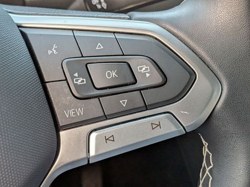 Used 2022 Volkswagen Tiguan SE image 21