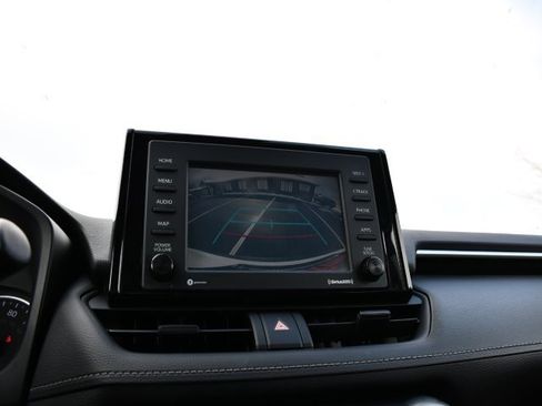 Used 2020 Toyota RAV4 LE image 12