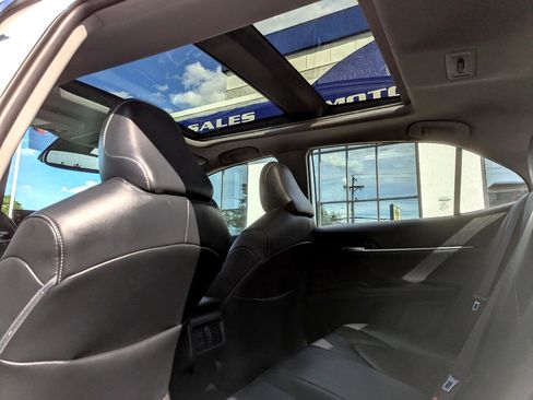 Used 2022 Toyota Camry XSE image 47