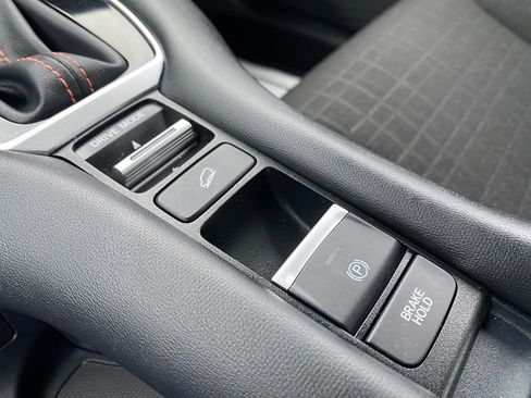 Certified 2023 Honda HR-V Sport image 27