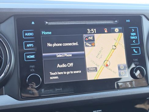 Used 2018 Toyota Tacoma TRD Sport image 19