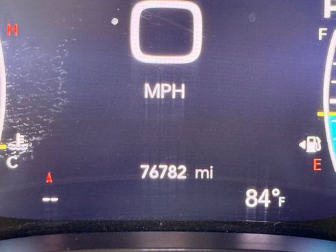 Used 2023 Chrysler Pacifica Limited FWD image 38