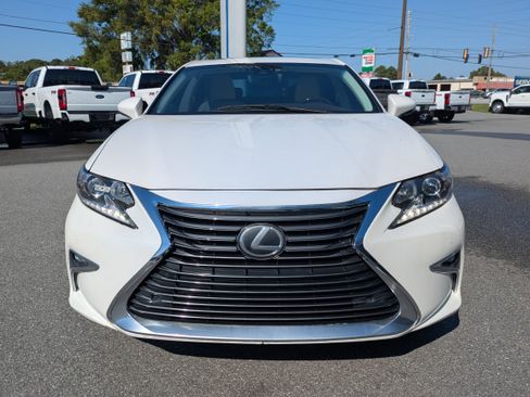Used 2017 Lexus ES 350 w/ Premium Package FWD image 9