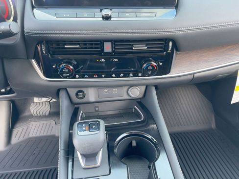 New 2026 Nissan Rogue Platinum w/ Platinum Premium Package image 24
